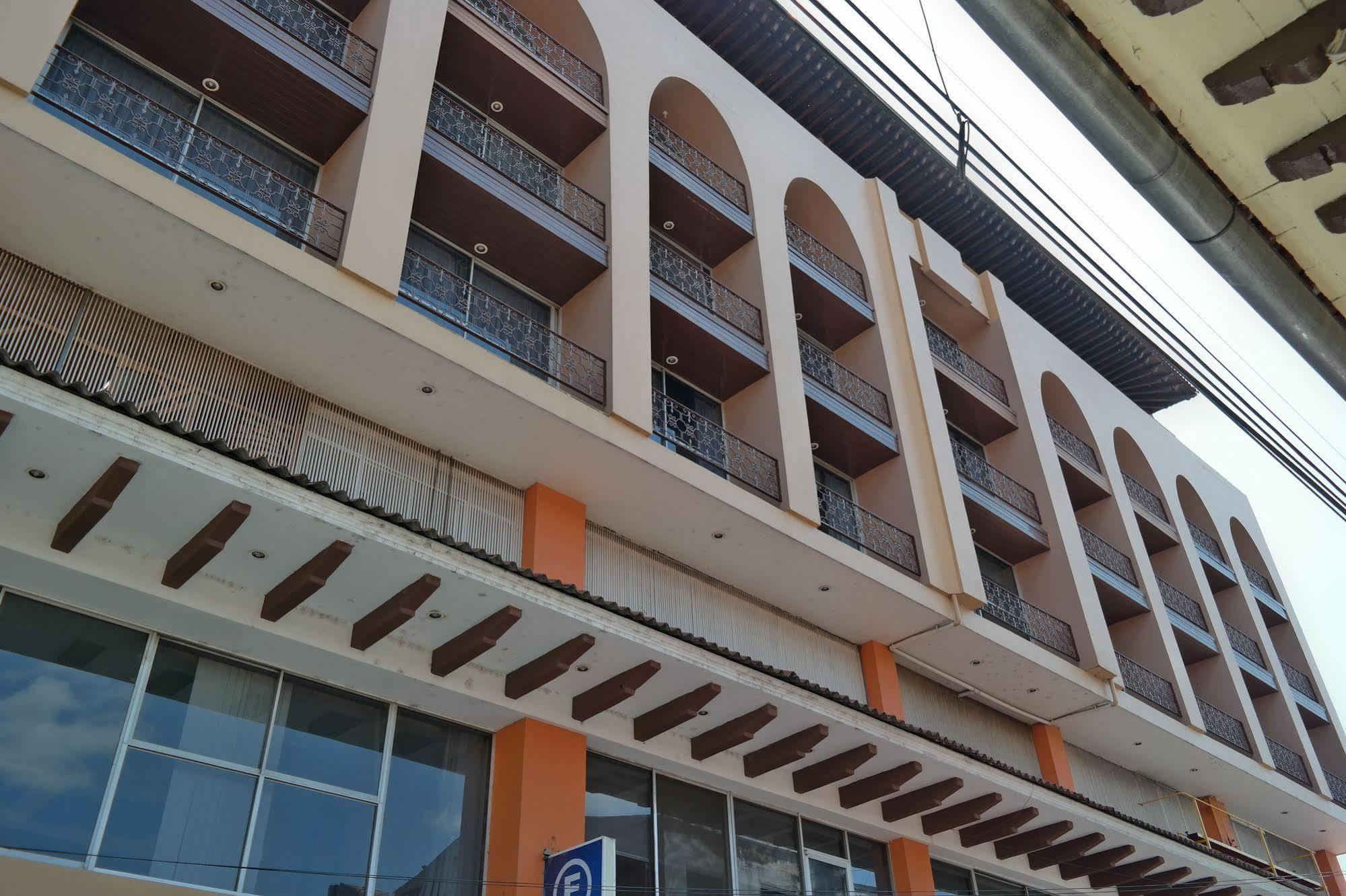 Plaza Uruapan Hotel Luaran gambar